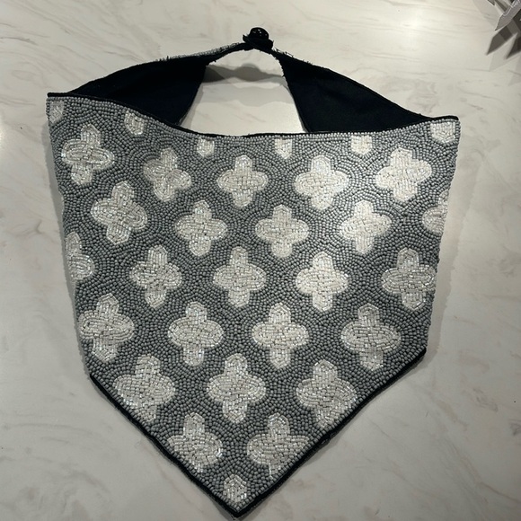 Gray Clover Beaded Bib Necklace - Picture 3 of 4